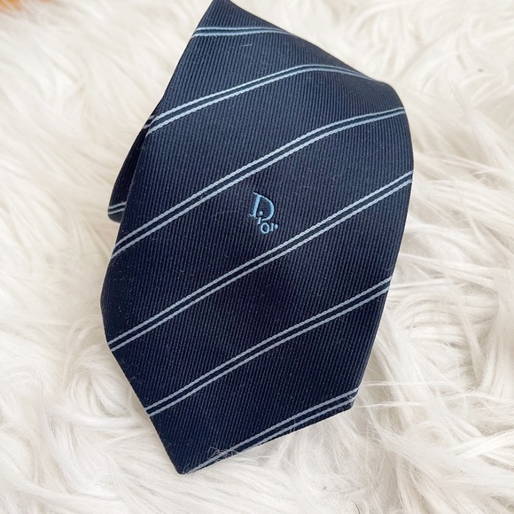 CHRISTIAN DIOR Men Ripped silk tie